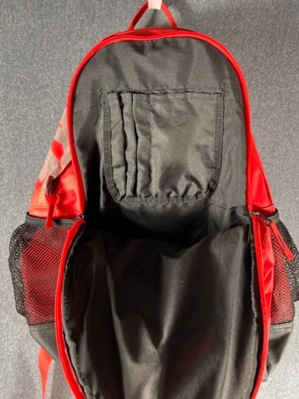 Nike Max Air Vapor Backpack Red/Black Water Resistent Shock Absorbing Air Pods